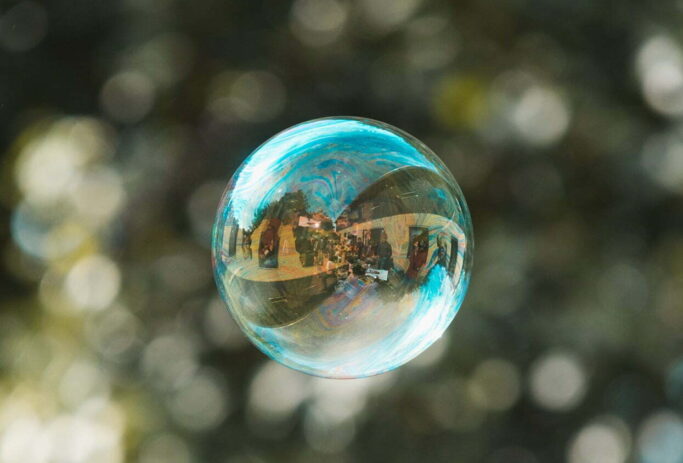 daniel-hansen-VFSy8iXlHP4-unsplash-copy Bubble