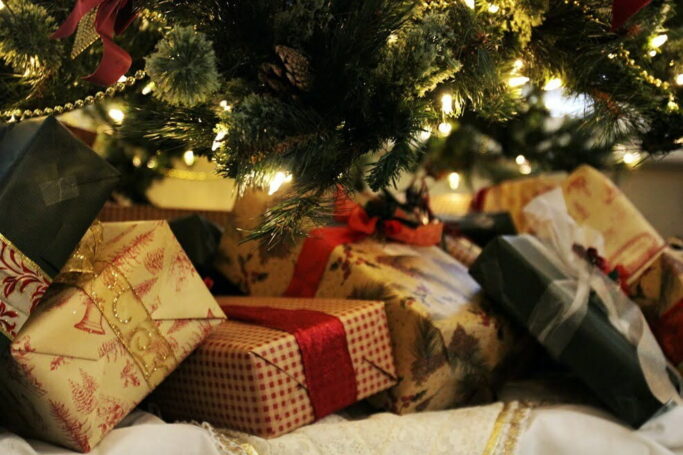 sheri-hooley-aOCKCqk2PZ4-unsplash Christmas presents