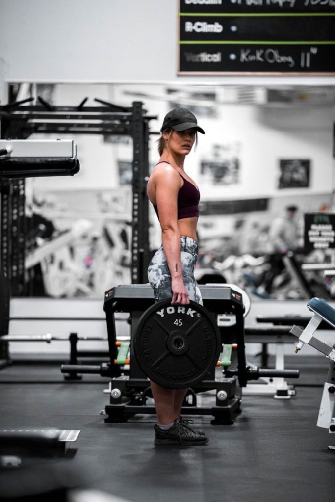 anastase-maragos-DHsdSeCpjRU-unsplash Woman at the gym